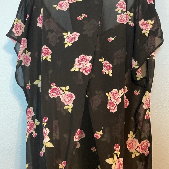 Torrid Womens Size 1 (1X, 14-16) Semi-Sheer Chiffon Floral Black Blouse Back Tie - Picture 8 of 10